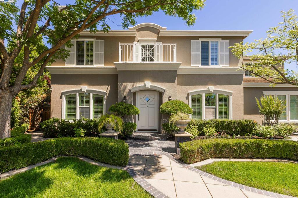 5633 Selena Ct