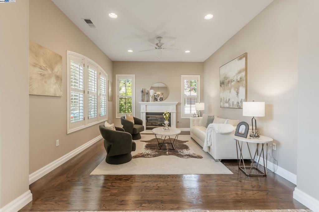 5633 Selena Ct