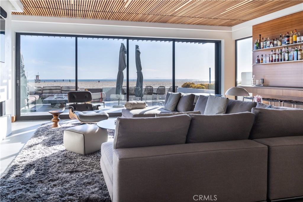 7104 W Oceanfront