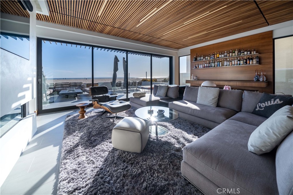 7104 W Oceanfront