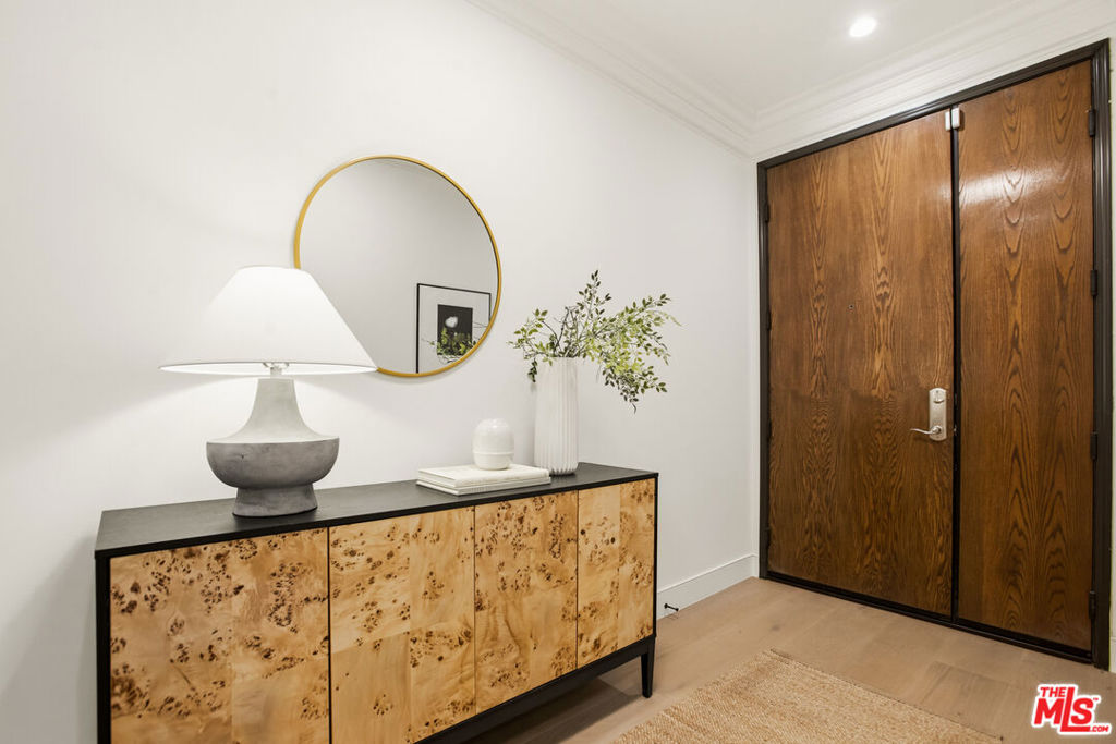 850 N Croft Avenue 104