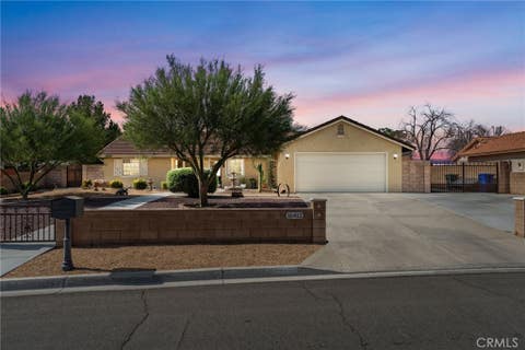 Photo of 16412 Pauhaska RD, Apple Valley, CA 92307 (MLS # HD26185321)