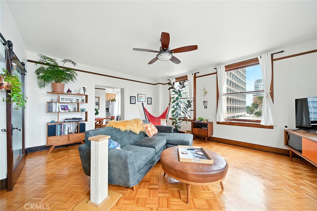 455 E Ocean Boulevard 401