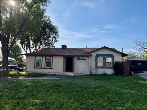 Photo of 140 W Grove St, Rialto, CA 92376 (MLS # PW26040119)