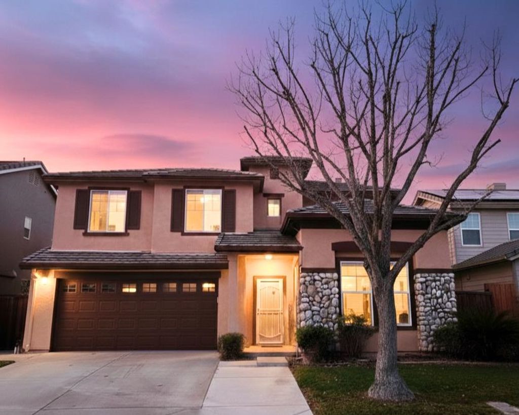 Photo of 389 389 Burlington Dr Dr, Tracy, CA 95376 (MLS # 41124202)