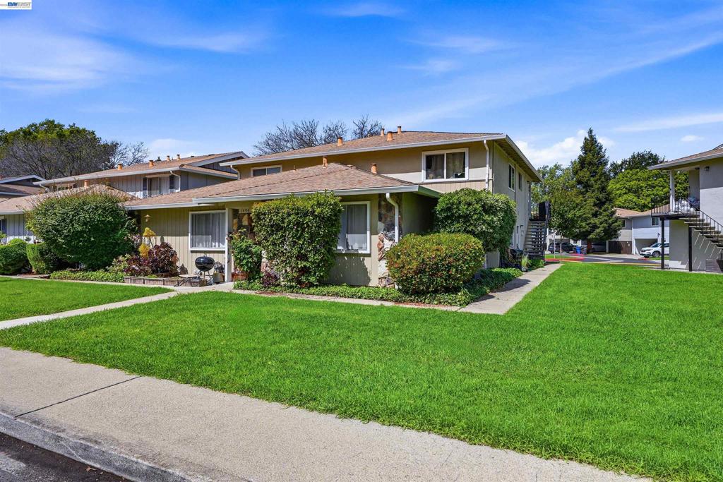 1494 Del Rio Cir D