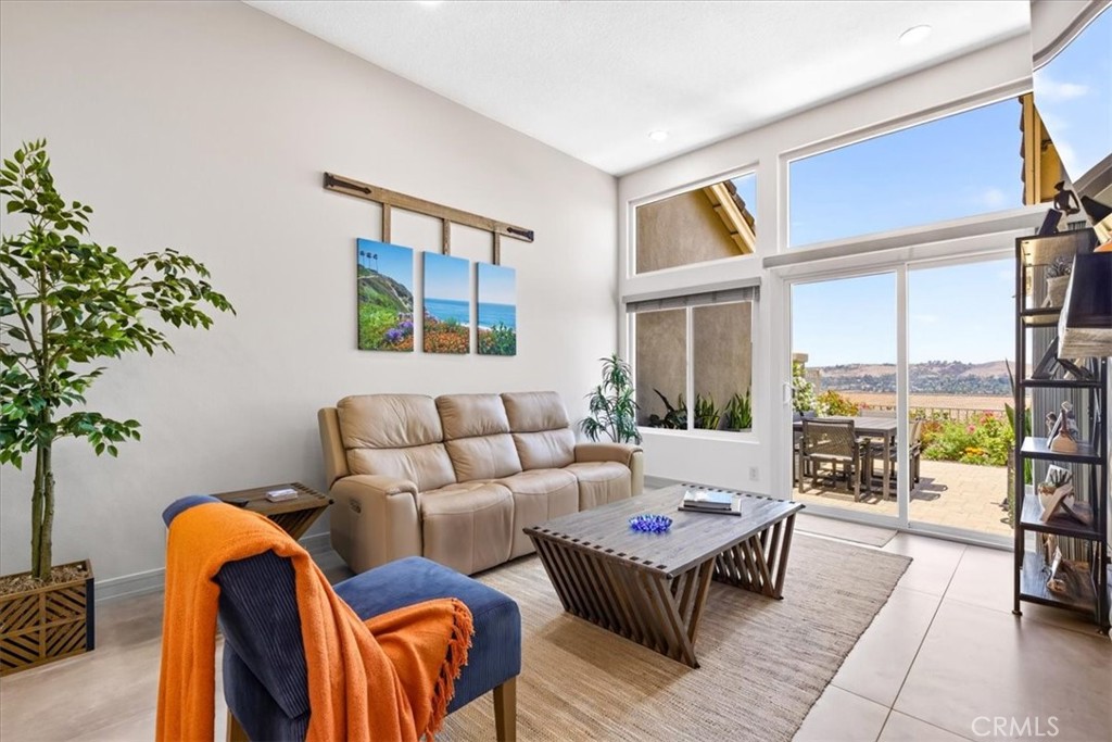 27589 Paseo Segovia