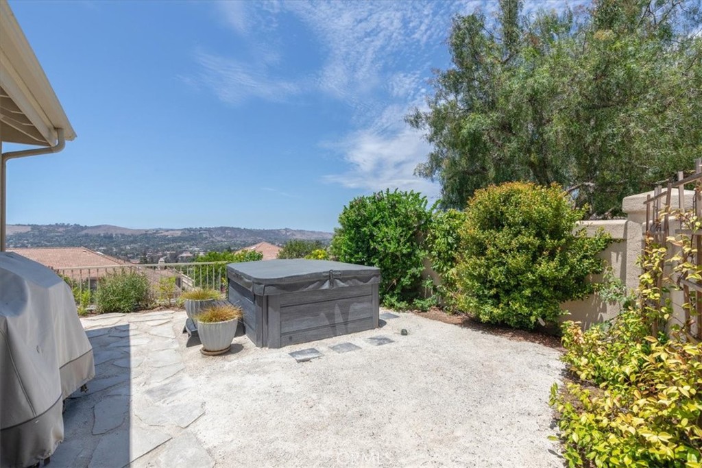 27589 Paseo Segovia