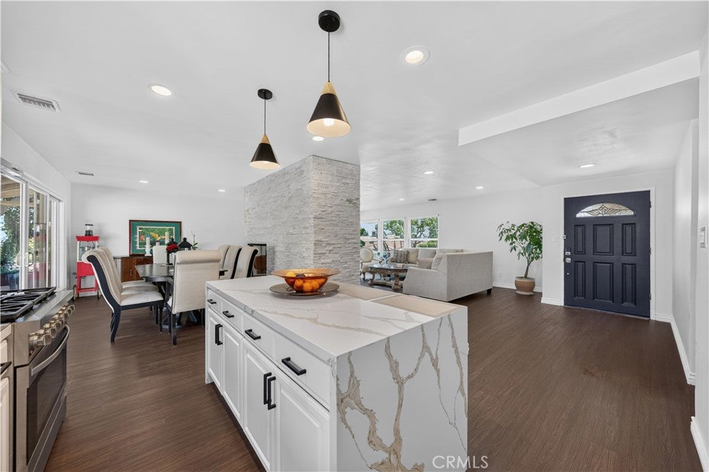 9400 Portada Drive