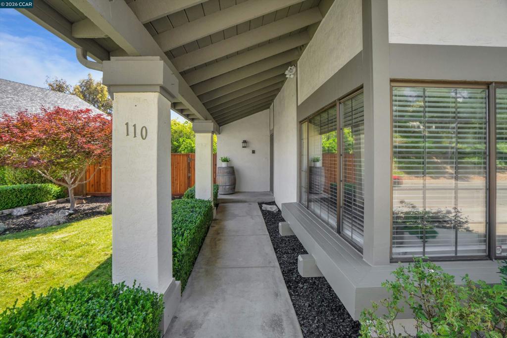 110 Dogwood Ln