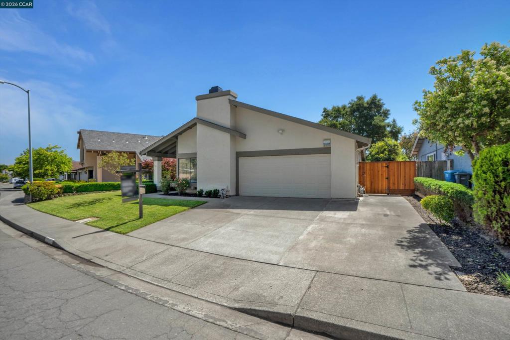 110 Dogwood Ln