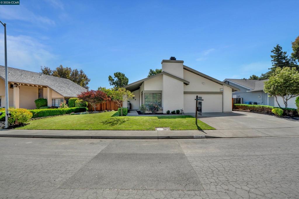 110 Dogwood Ln