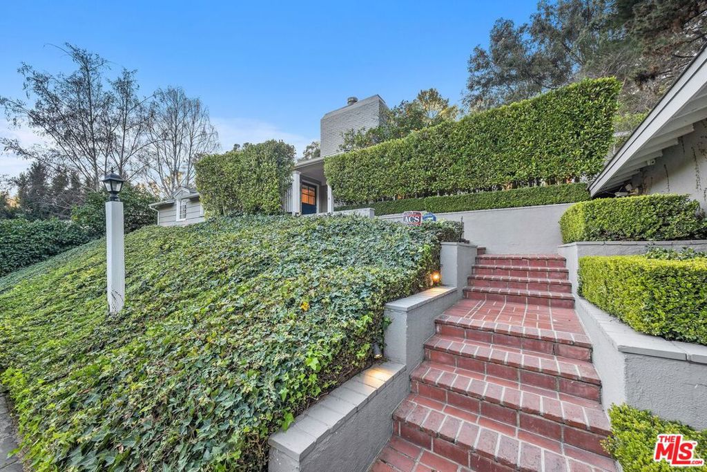 2265 Bowmont Drive