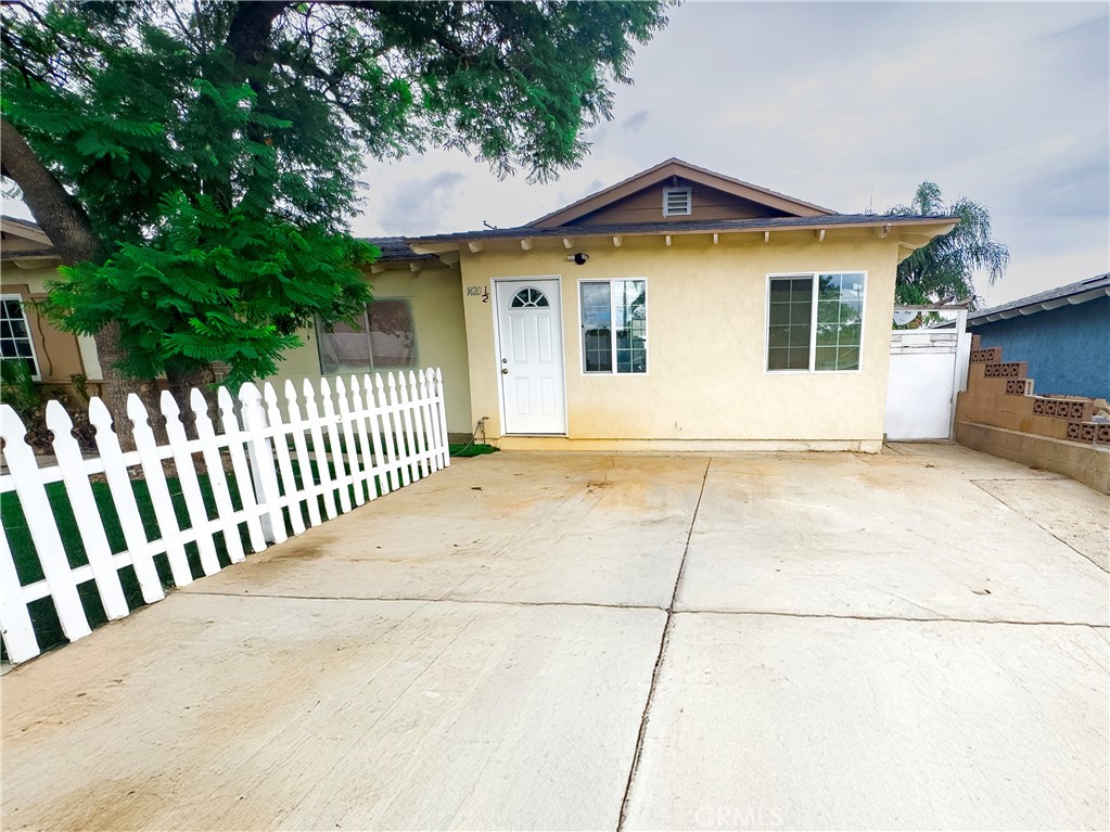 1420 Avenida Del Vista