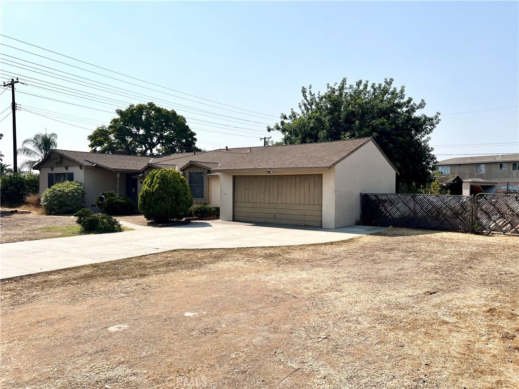 8732 Orangewood Avenue