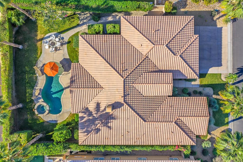 52313 Whispering Way