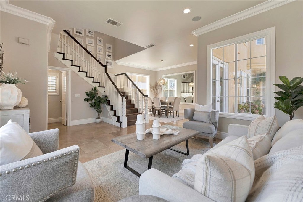 6572 Beachview Drive