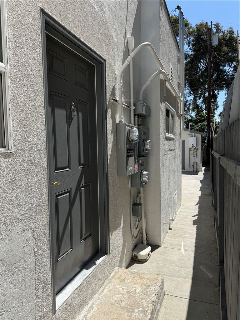 11810 S Figueroa S