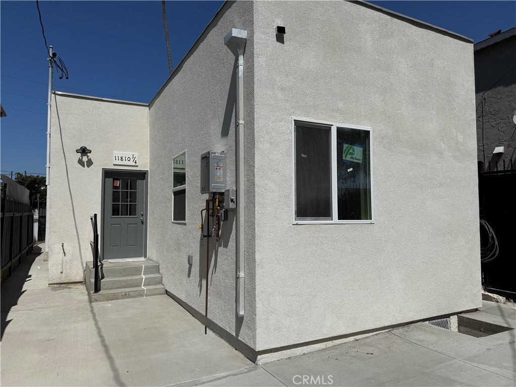 11810 S Figueroa ST S