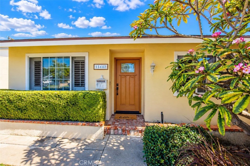 15442 Stanford