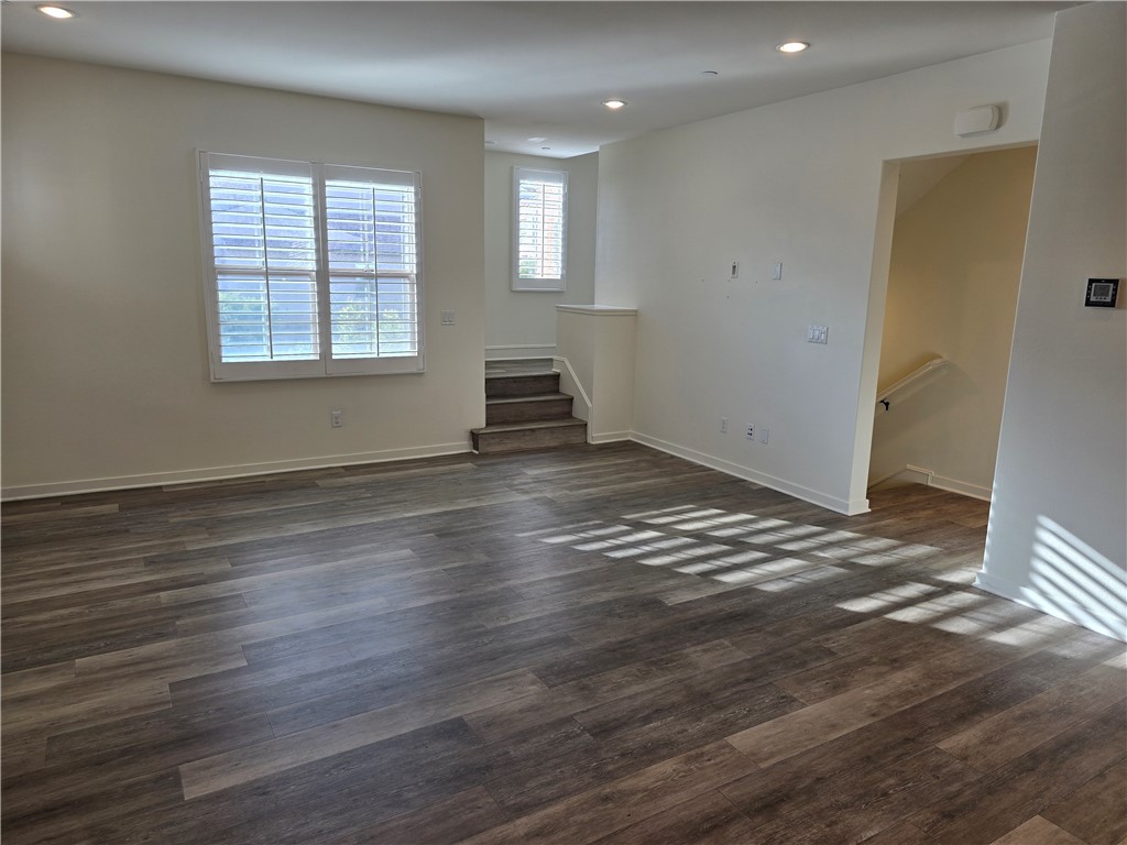 60 Bay Laurel