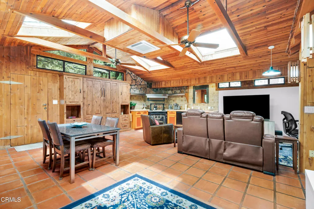 Sierra Madre, California 91024, United States, 4 Bedrooms Bedrooms, ,4 BathroomsBathrooms,Residential,Active,168955