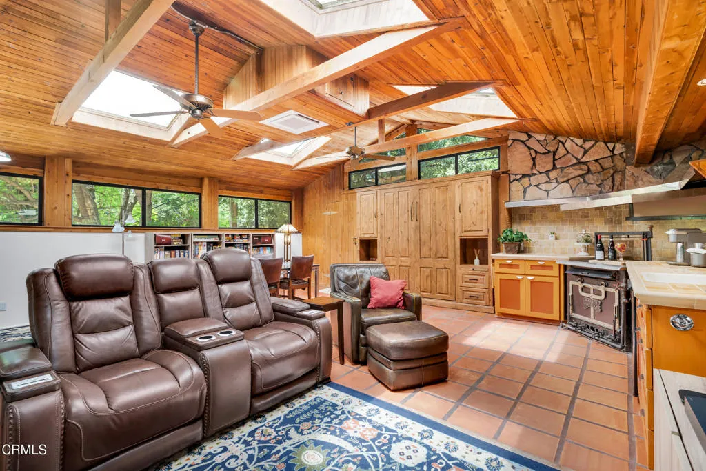 Sierra Madre, California 91024, United States, 4 Bedrooms Bedrooms, ,4 BathroomsBathrooms,Residential,Active,168955