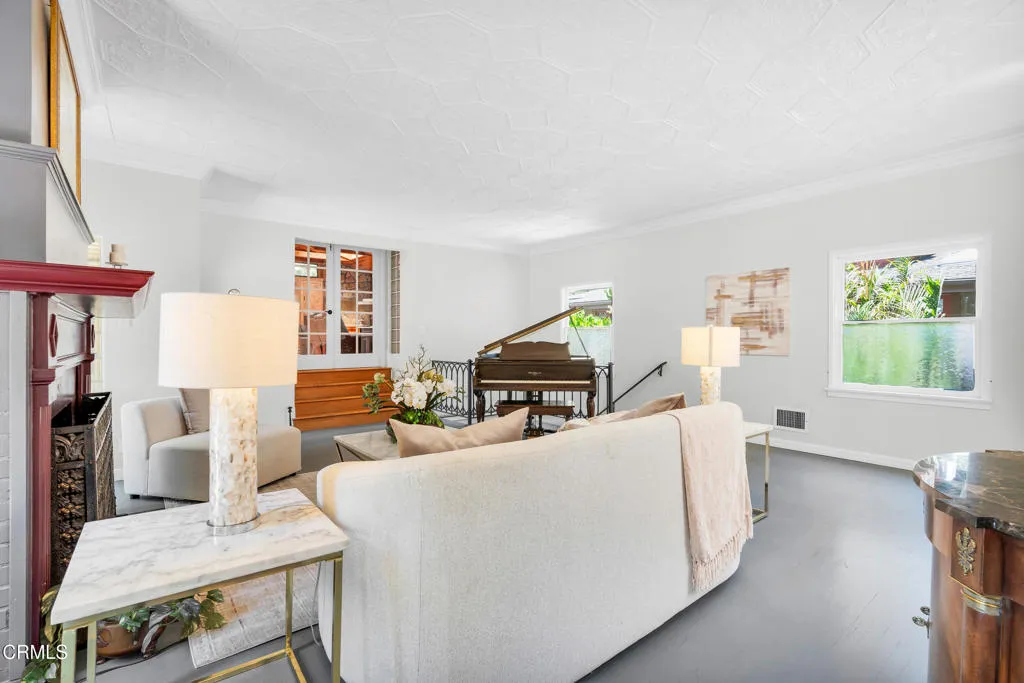 Sierra Madre, California 91024, United States, 4 Bedrooms Bedrooms, ,4 BathroomsBathrooms,Residential,Active,168955