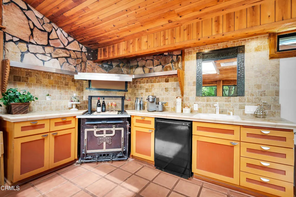 Sierra Madre, California 91024, United States, 4 Bedrooms Bedrooms, ,4 BathroomsBathrooms,Residential,Active,168955