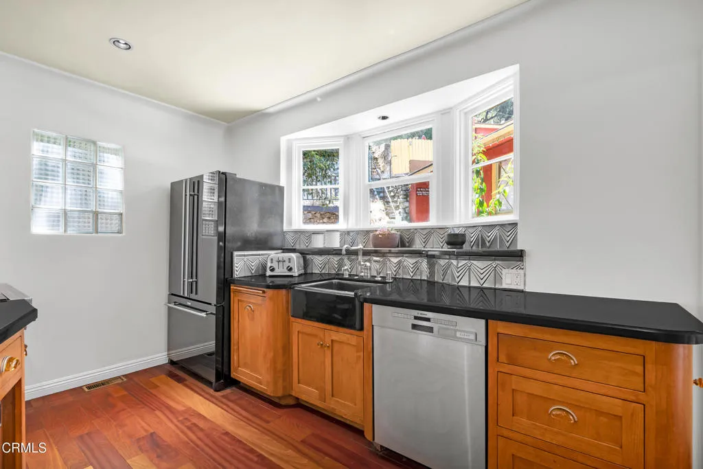 Sierra Madre, California 91024, United States, 4 Bedrooms Bedrooms, ,4 BathroomsBathrooms,Residential,Active,168955