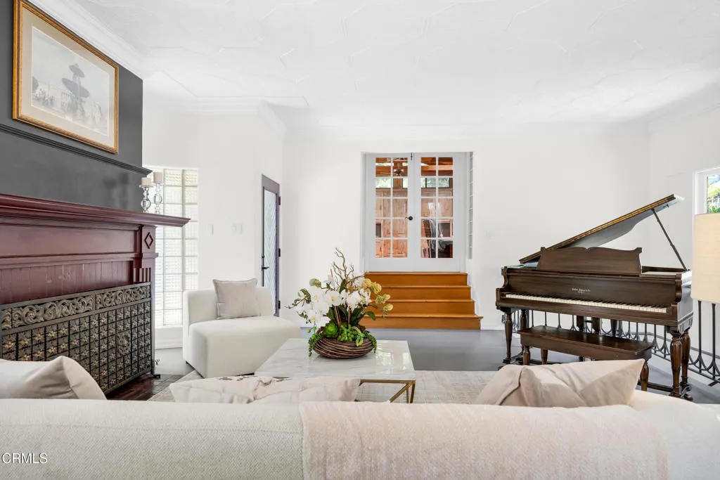 Sierra Madre, California 91024, United States, 4 Bedrooms Bedrooms, ,4 BathroomsBathrooms,Residential,Active,168955