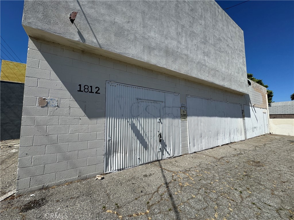 Great opportunity to purchase a freestanding warehouse on a corner lot in San Pedro. Previously an auto-body shop, this 1,740 square foot warehouse with high ceilings and an upstairs office has its own fenced-in parking lot that can fit 7 cars or more! Inside has space to fit 4 or more cars side by side (possibly 2 tandem depending on car size). Two entry doors, 2 tall two-car garage doors, bathroom on first floor, great street visibility and easy driveway access for unloading & loading.Located near restaurants, shopping, 22nd Street Landing, Cabrillo Beach, and the rising development of Ports O'Call Village. The city of San Pedro is rapidly improving to be future home/business hub of great innovators. Don't miss this amazing opportunity!!!
BUSINESS URL: