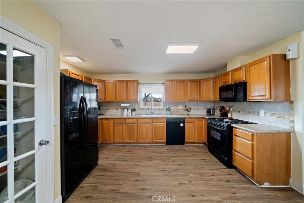 16219 Manzanita