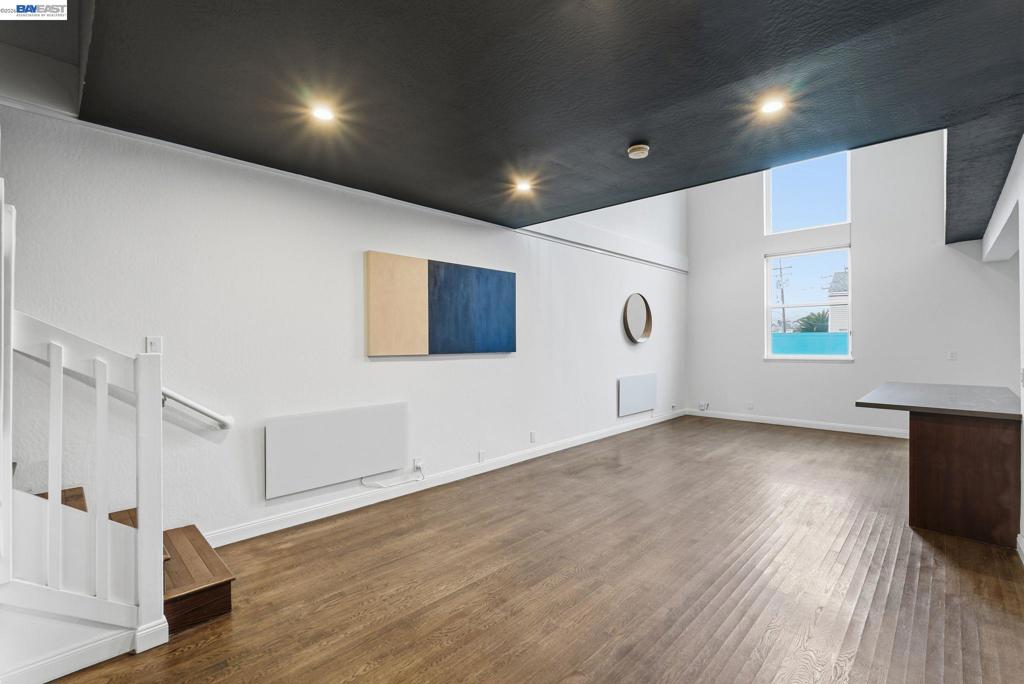 1004 9th Ave Ave, Oakland CA 94606