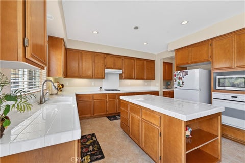 Tiny photo for 34099 Pamplona AVE, Murrieta, CA 92563 (MLS # SW26200314)