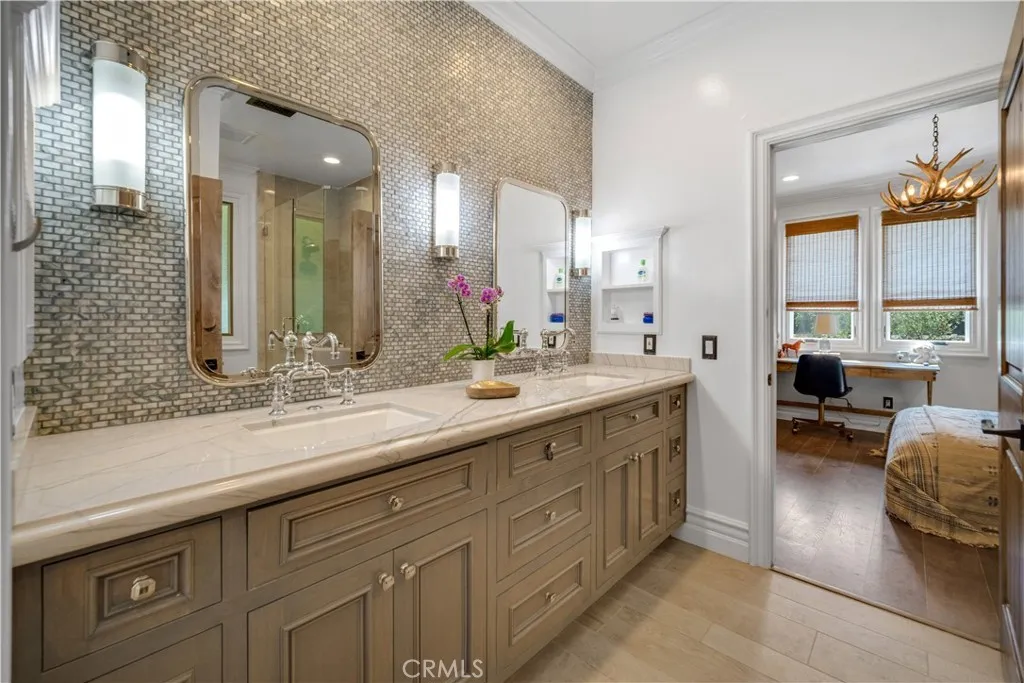 Hidden Hills, California 91302, United States, 5 Bedrooms Bedrooms, ,5 BathroomsBathrooms,Residential,Active,216365