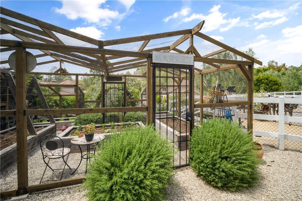 Hidden Hills, California 91302, United States, 5 Bedrooms Bedrooms, ,5 BathroomsBathrooms,Residential,Active,216365