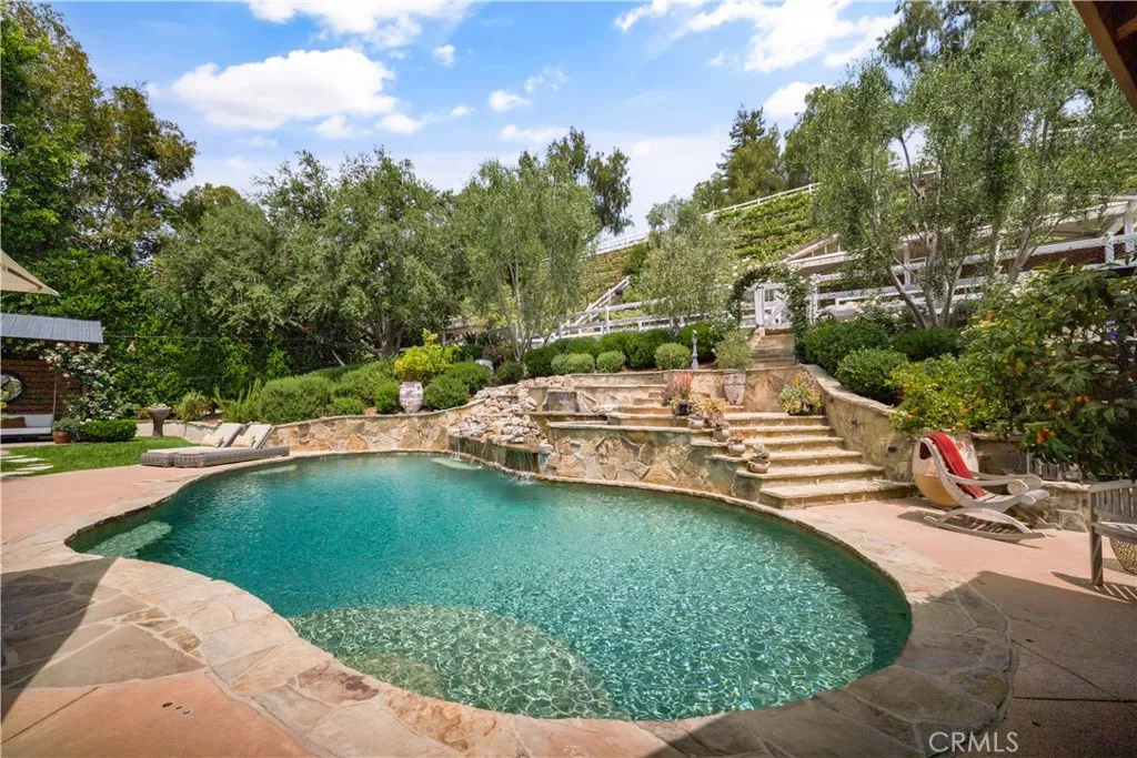 Hidden Hills, California 91302, United States, 5 Bedrooms Bedrooms, ,5 BathroomsBathrooms,Residential,Active,216365