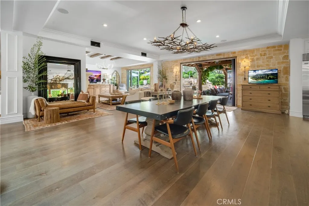 Hidden Hills, California 91302, United States, 5 Bedrooms Bedrooms, ,5 BathroomsBathrooms,Residential,Active,216365