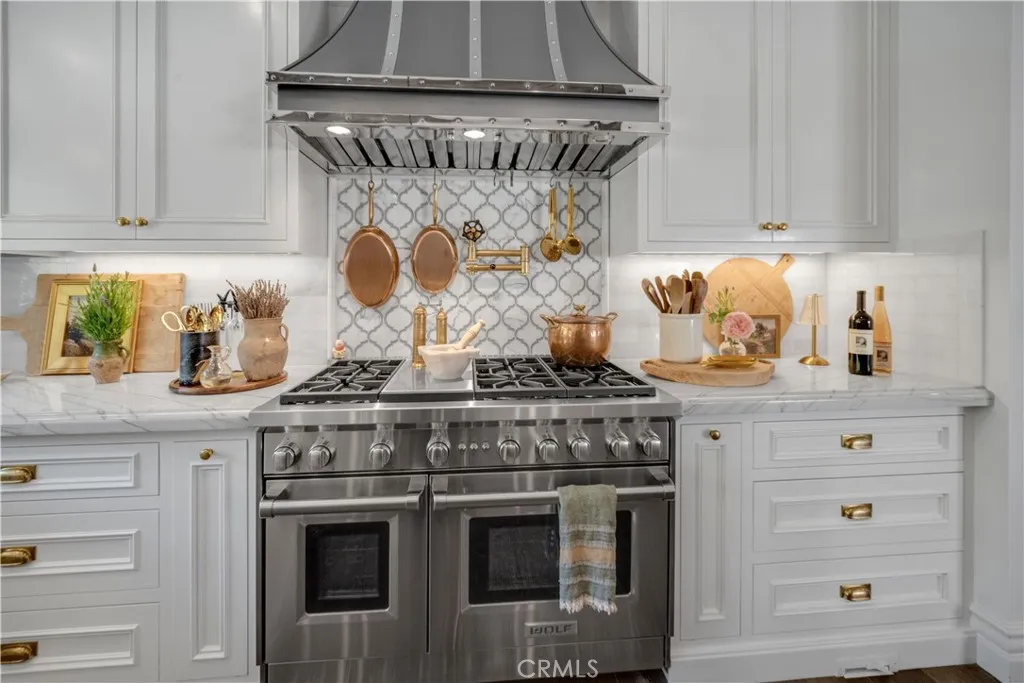 Hidden Hills, California 91302, United States, 5 Bedrooms Bedrooms, ,5 BathroomsBathrooms,Residential,Active,216365