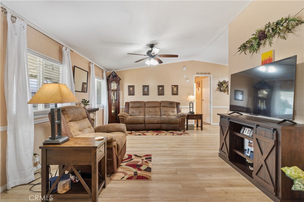 4204 King Arthur Ct