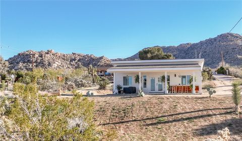 Photo of 60976 Sandalwood Trl, Joshua Tree, CA 92252 (MLS # JT25247232) Photo of 60976 Sandalwood Trl, Joshua Tree, CA 92252 (MLS # JT25247232)