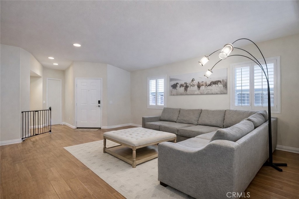 44607 Crestwood Circle