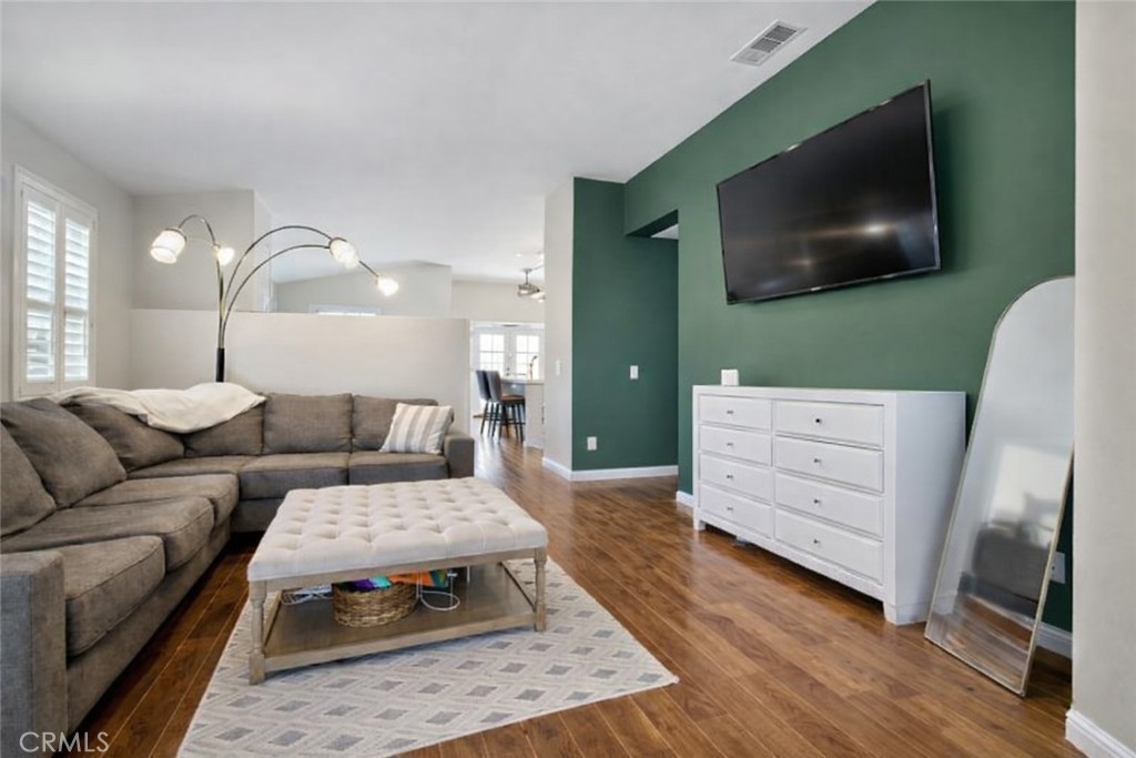 44607 Crestwood Circle