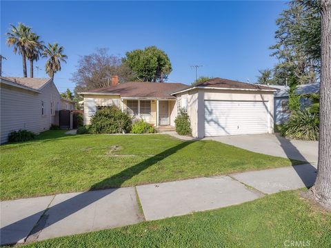 Photo of 13607 Huston Street, Sherman Oaks, CA 91423 (MLS # BB26018121)