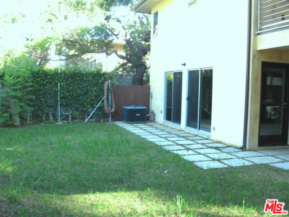 16472 Sunset Boulevard