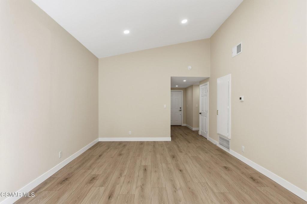 886 Yorkshire Avenue