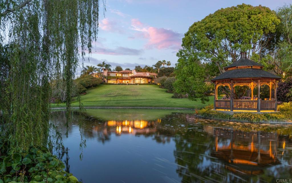 5992 Calle Camposeco