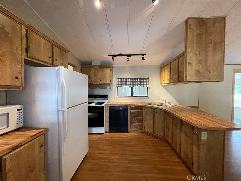 9384 Lott Road