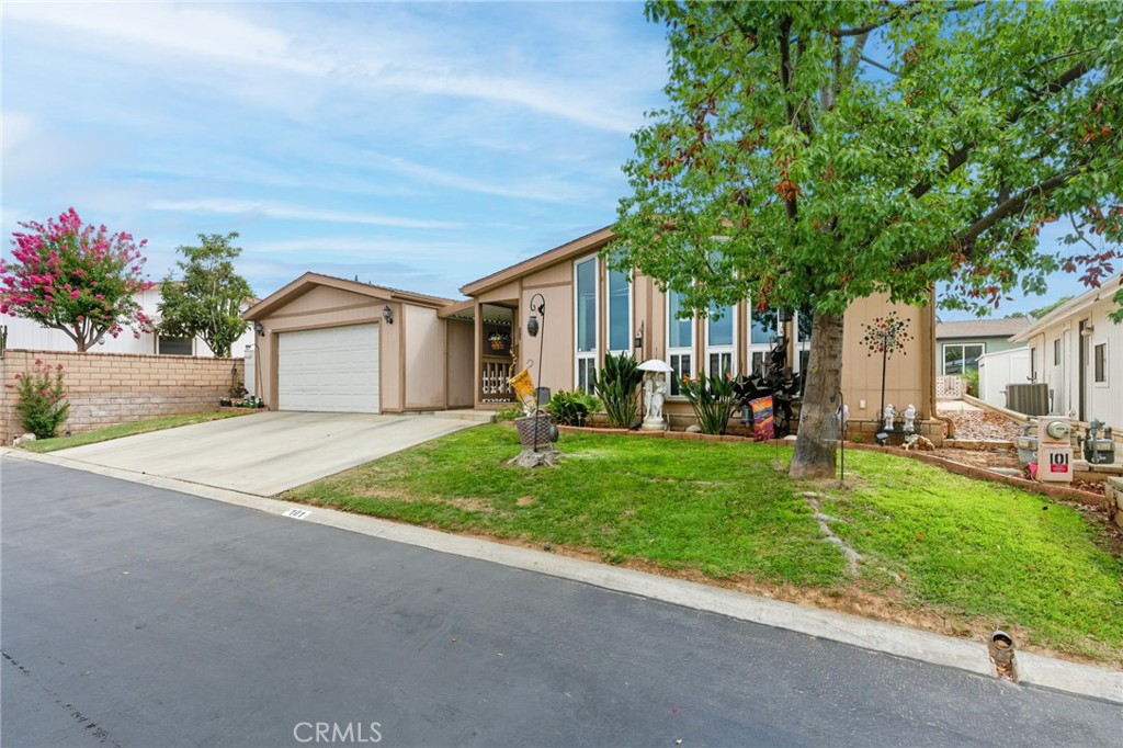 10961 Desert Lawn Drive 101